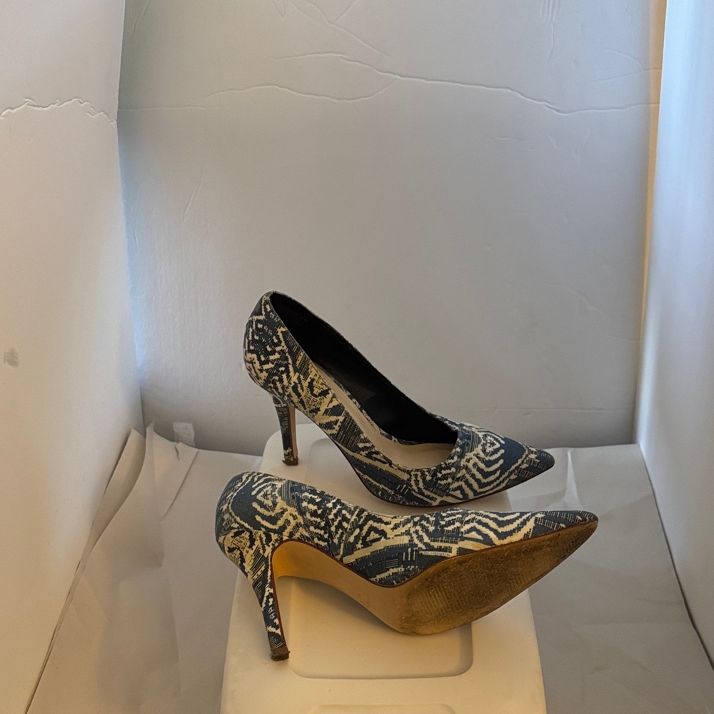 Nine West Blue and White Patterned Heels